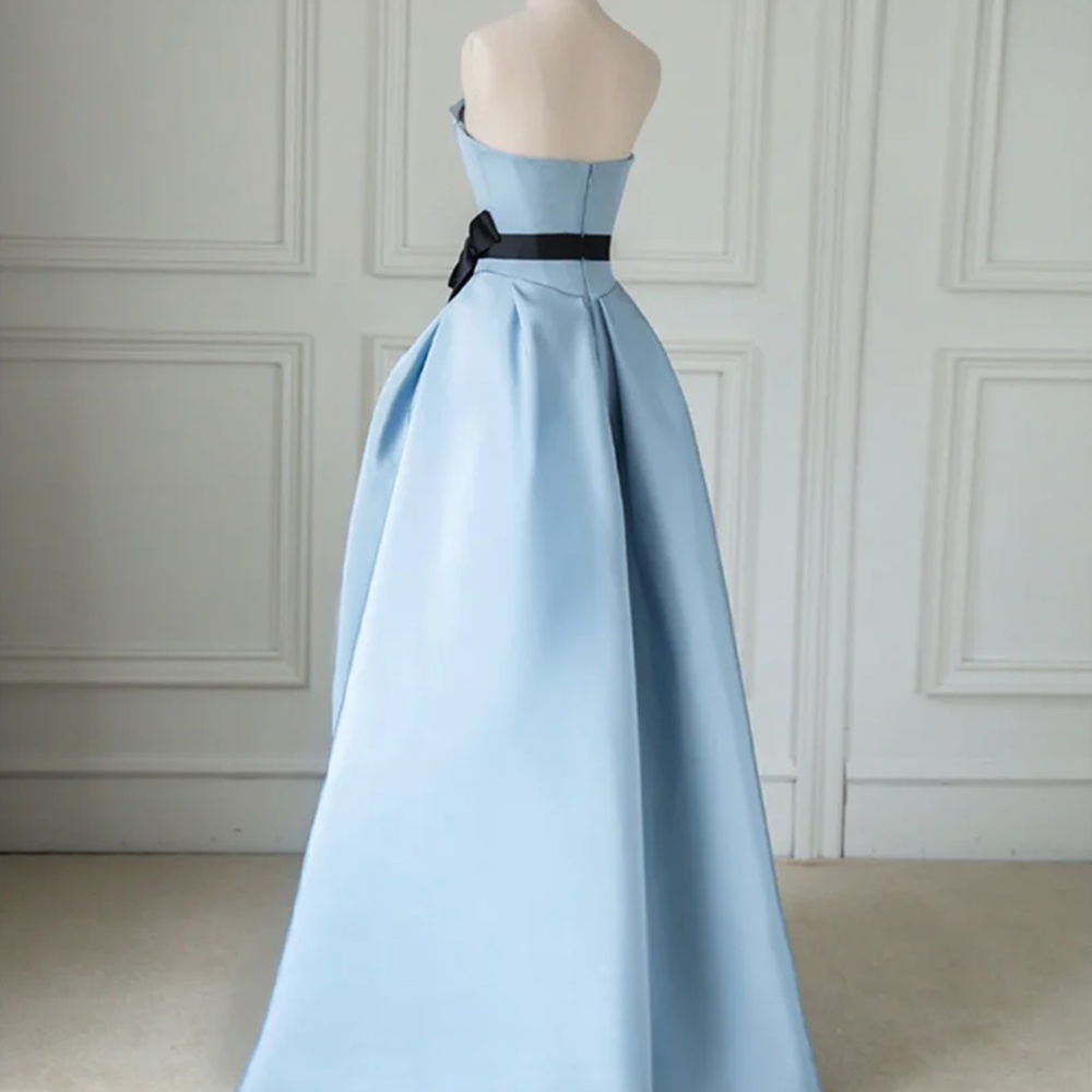 Crete Gown - Picture 2 of 11